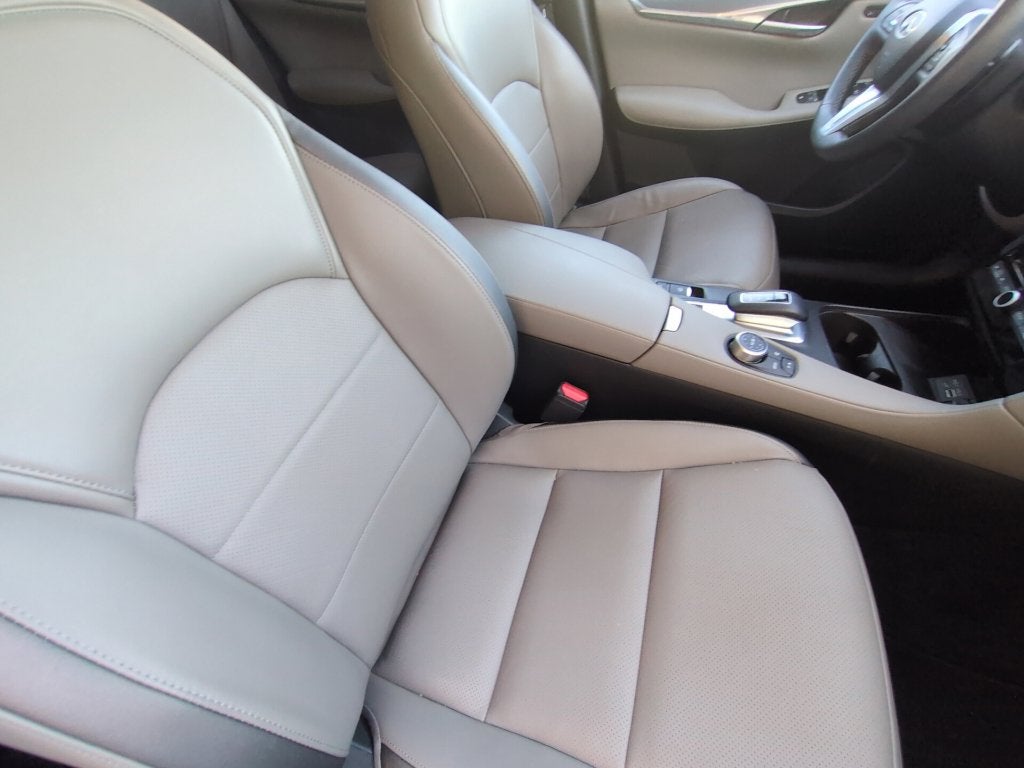 2023 INFINITI QX50 LUXE FWD