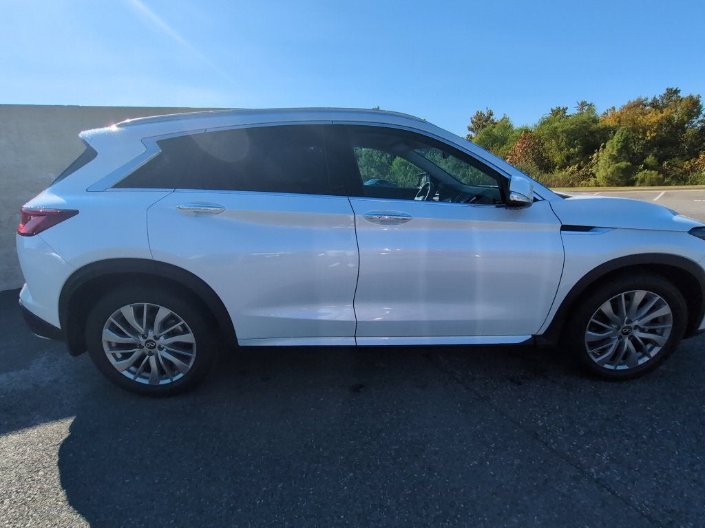 2023 INFINITI QX50 LUXE FWD