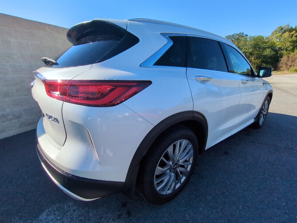2023 INFINITI QX50 LUXE FWD