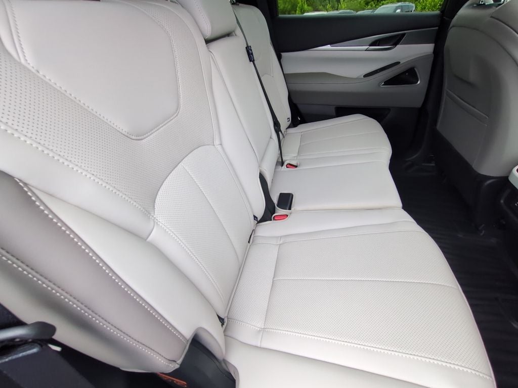 2027 INFINITI QX60 Luxe FWD