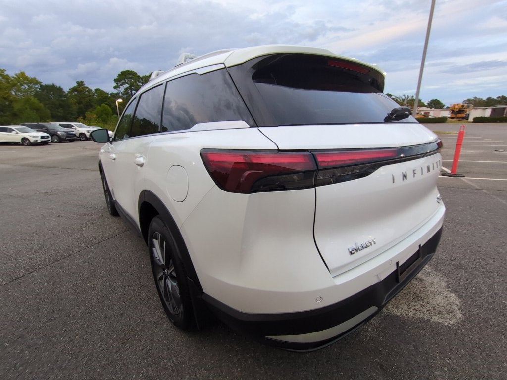 2027 INFINITI QX60 Luxe FWD