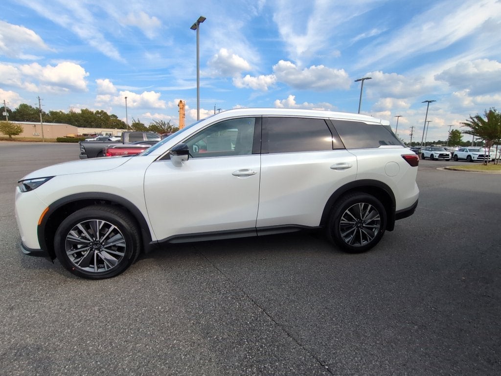 2027 INFINITI QX60 Luxe FWD