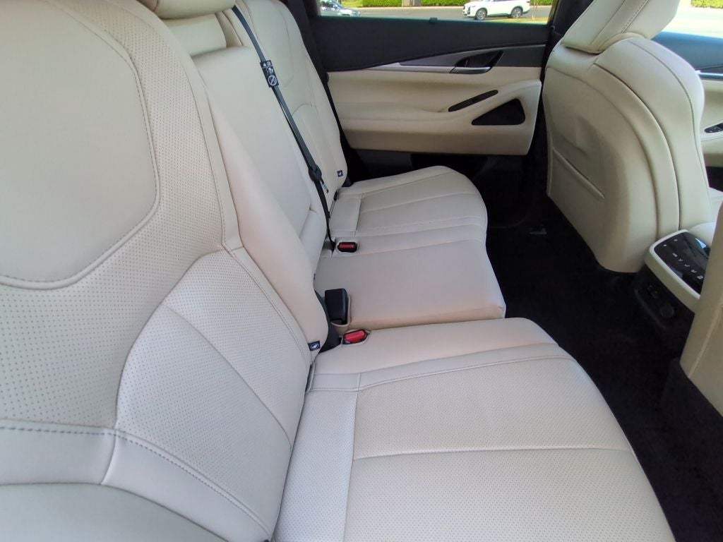 2023 INFINITI QX60 LUXE FWD