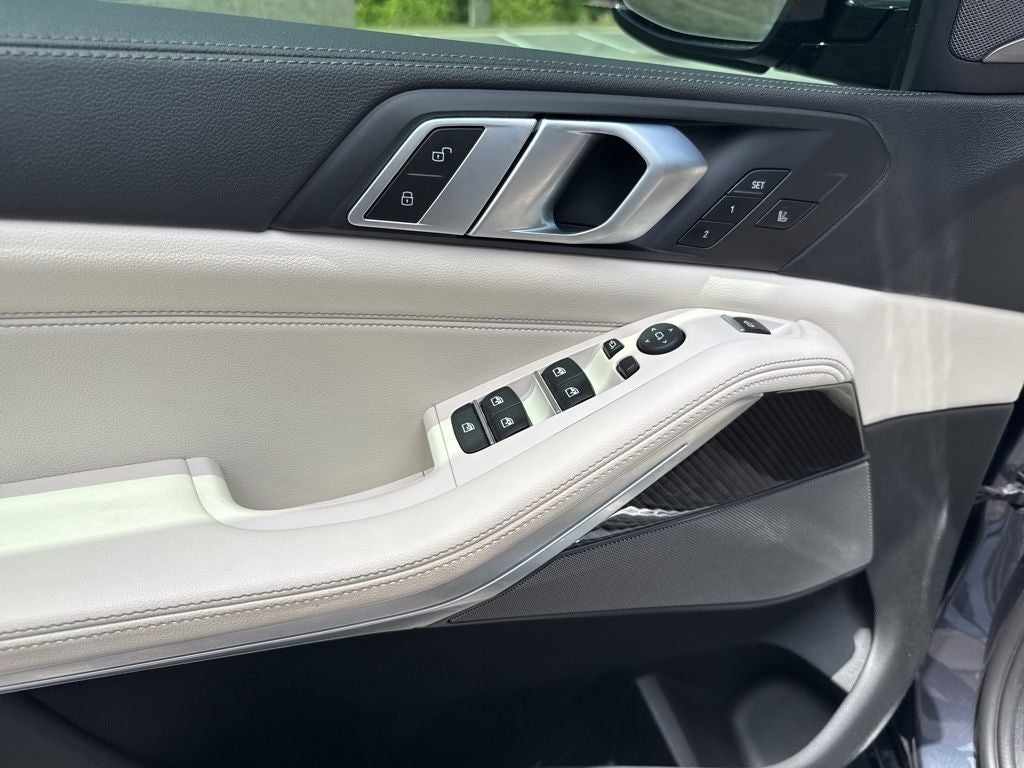 2021 BMW X5 M50i