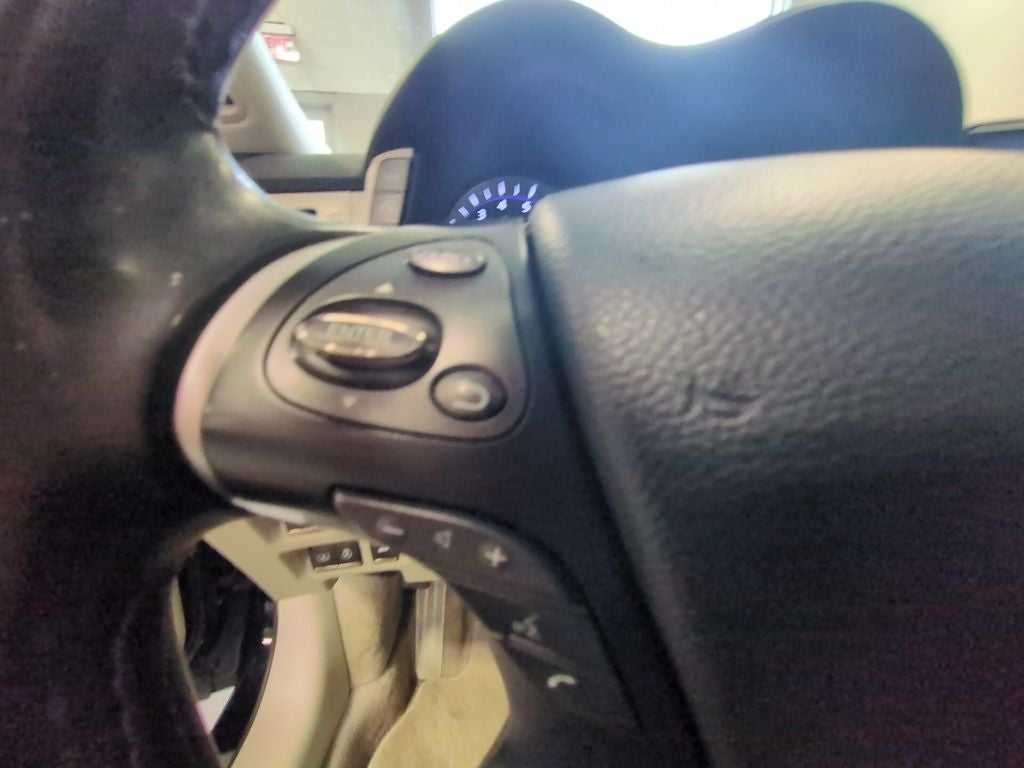 2015 INFINITI Q70 5.6X