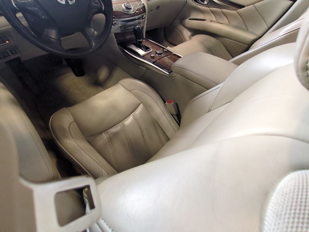 2015 INFINITI Q70 5.6X