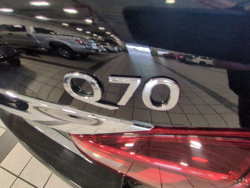 2015 INFINITI Q70 5.6X