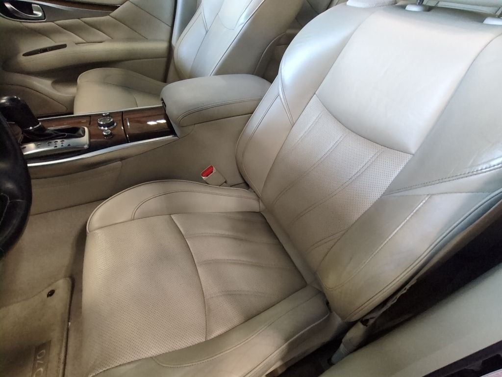 2015 INFINITI Q70 5.6X