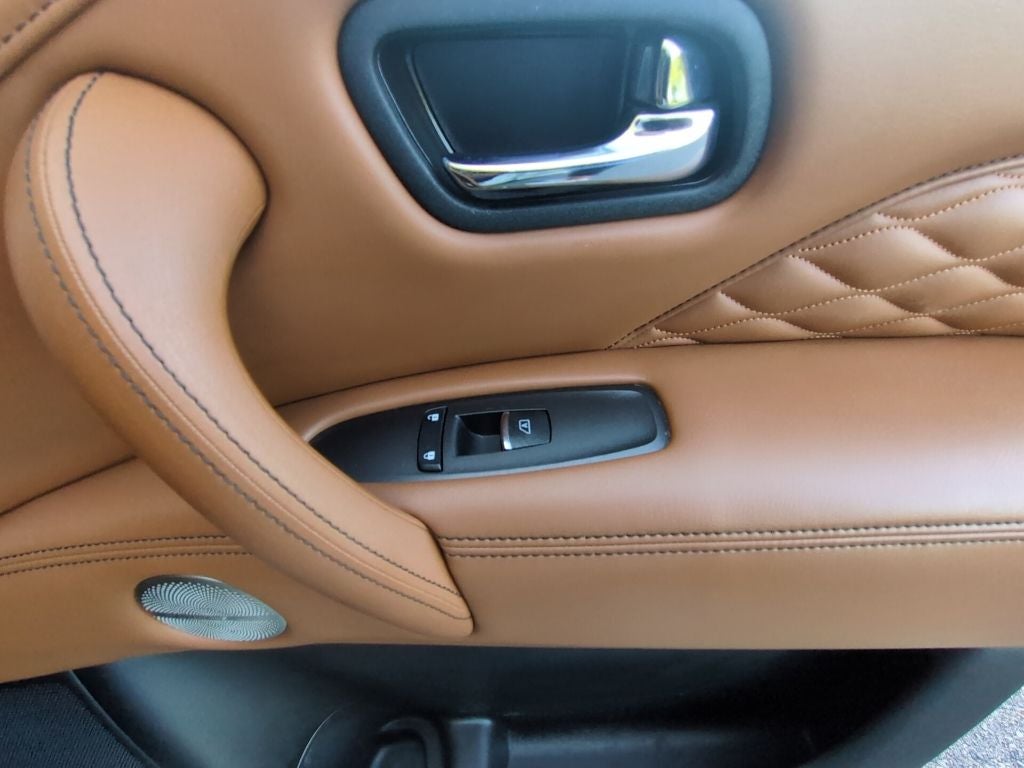 2023 INFINITI QX80 Sensory