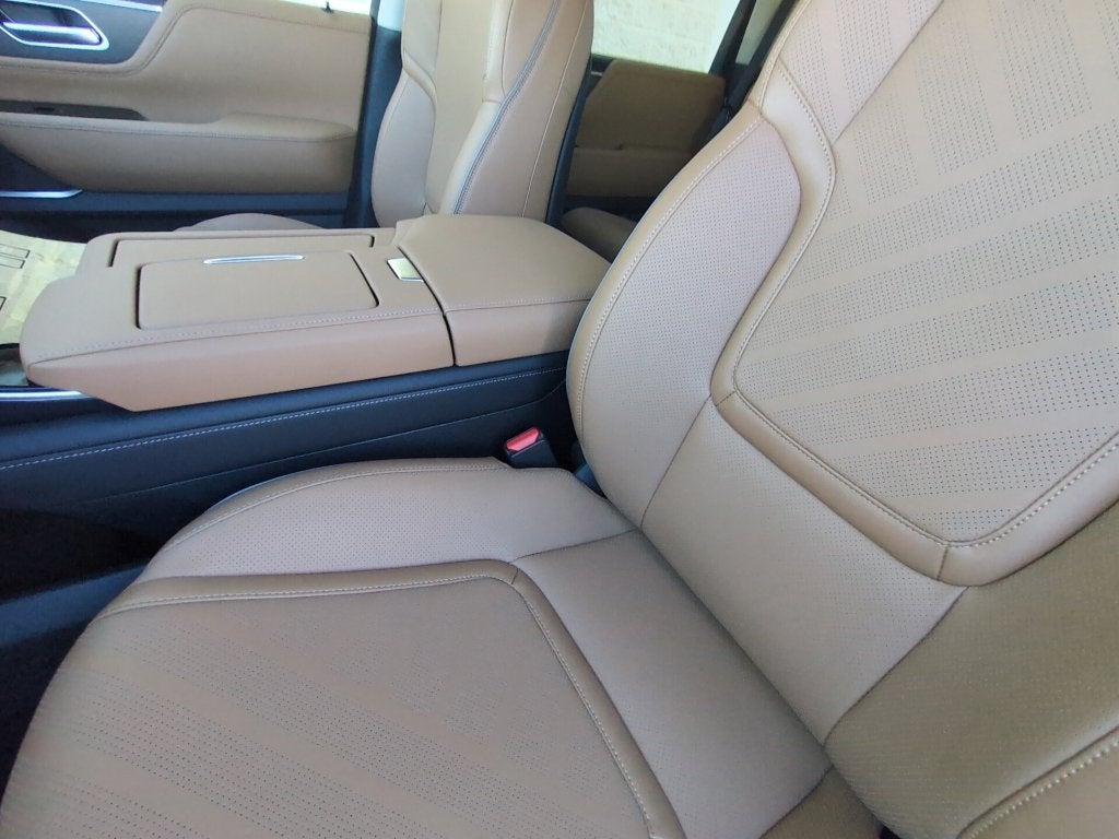 2027 INFINITI QX80 LUXE