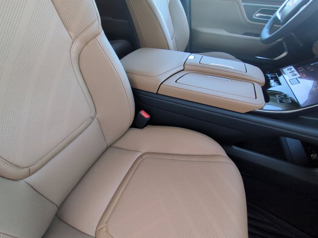2027 INFINITI QX80 LUXE