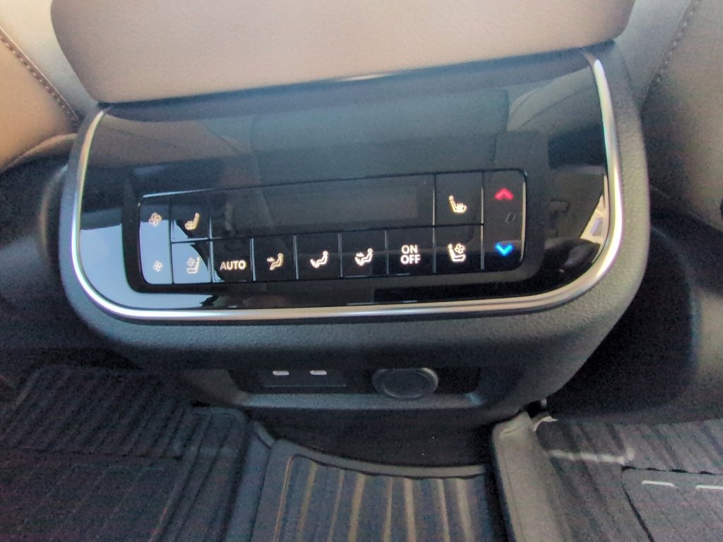 2027 INFINITI QX80 LUXE