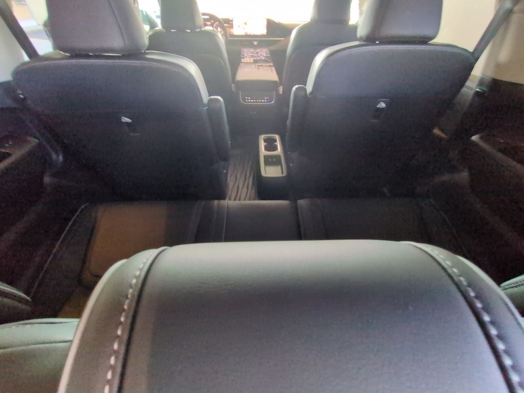 2027 INFINITI QX80 Luxe 2WD