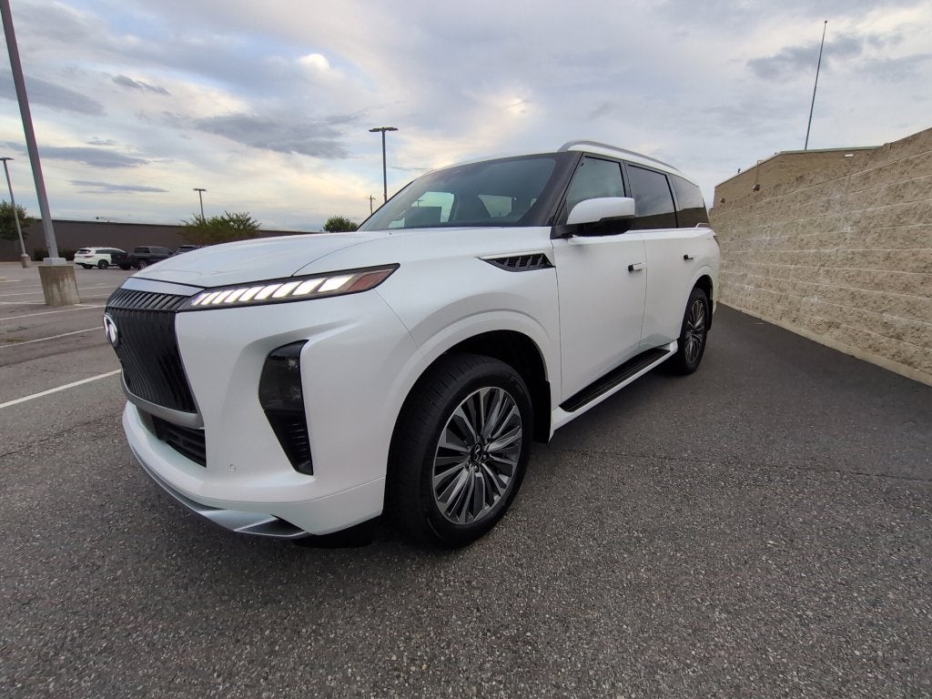 2027 INFINITI QX80 Luxe 2WD