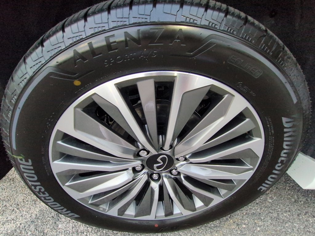 2027 INFINITI QX80 Luxe 2WD