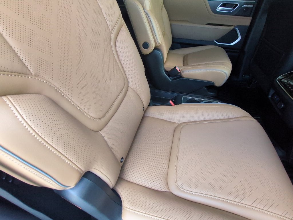 2027 INFINITI QX80 Luxe 2WD