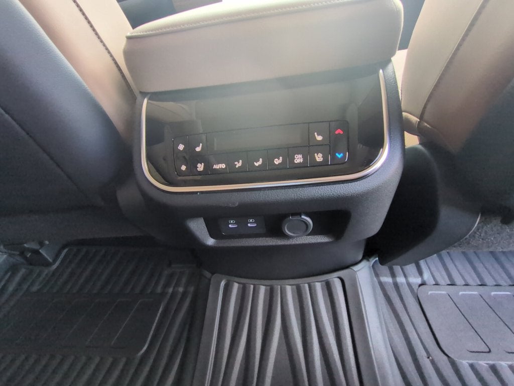 2027 INFINITI QX80 Luxe 2WD