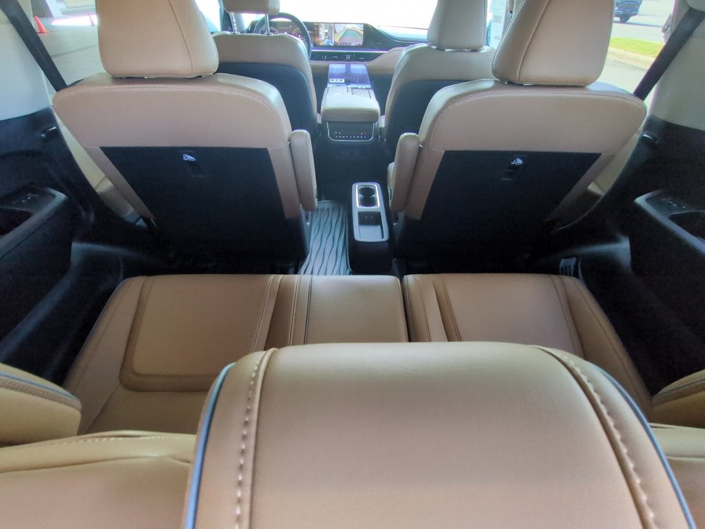 2027 INFINITI QX80 Luxe 2WD