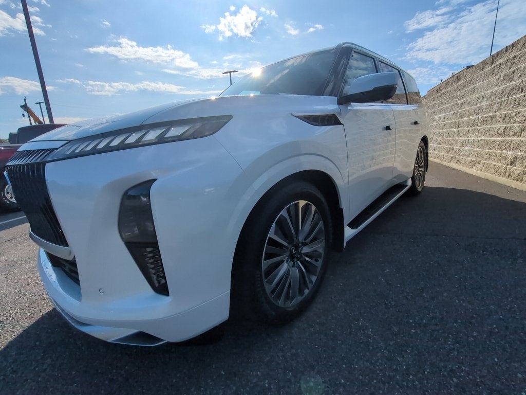 2027 INFINITI QX80 Luxe 2WD