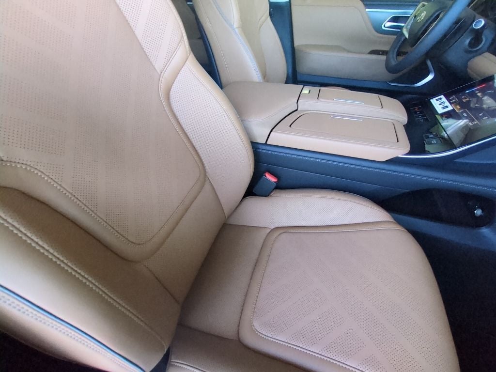 2027 INFINITI QX80 Luxe 2WD