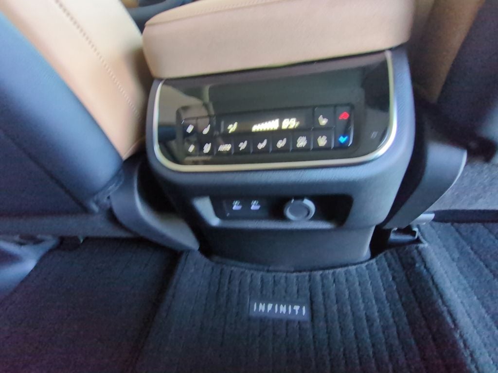 2027 INFINITI QX80 Luxe 2WD