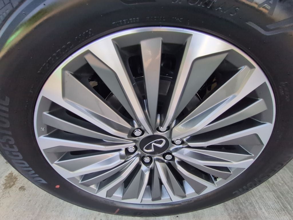 2027 INFINITI QX80 Luxe 2WD