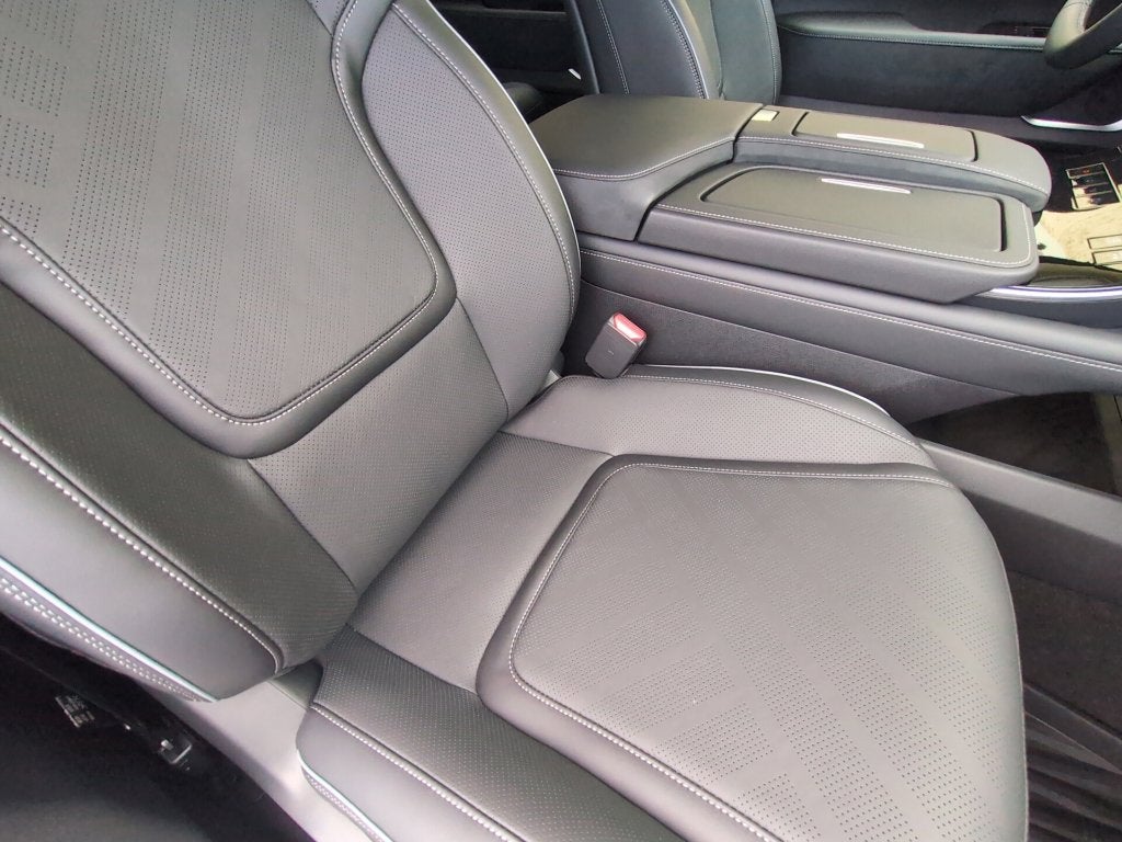 2027 INFINITI QX80 Luxe 2WD