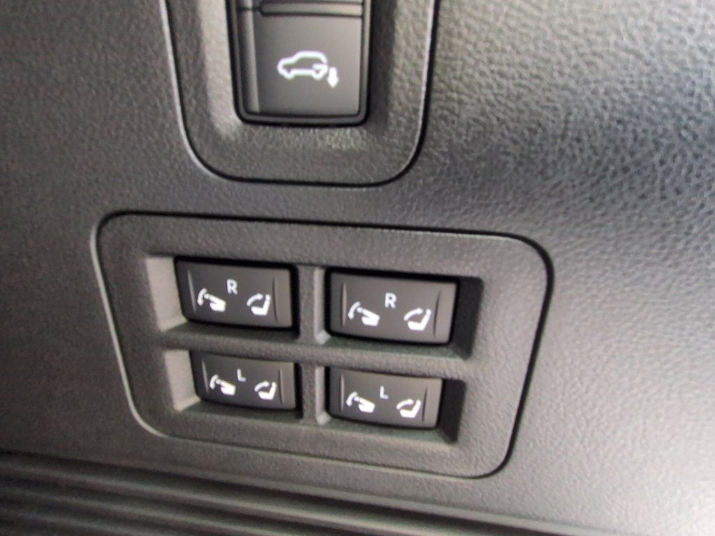 2027 INFINITI QX80 Luxe 2WD