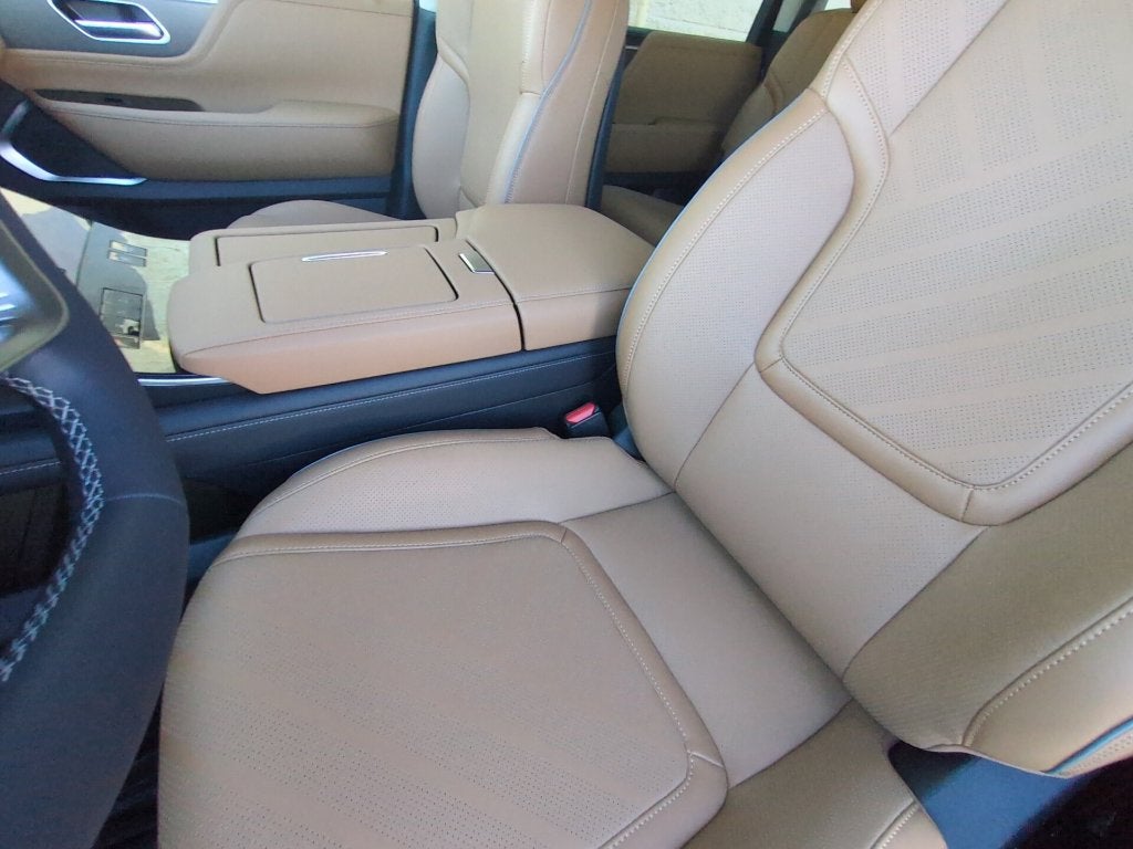 2027 INFINITI QX80 LUXE