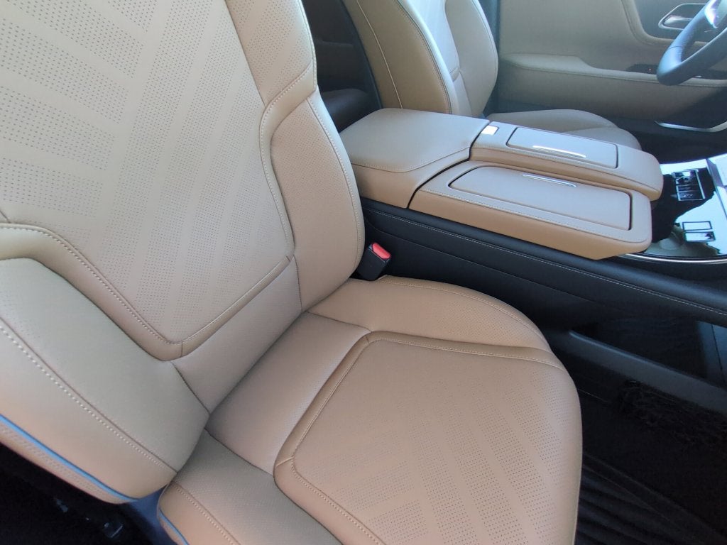 2027 INFINITI QX80 LUXE