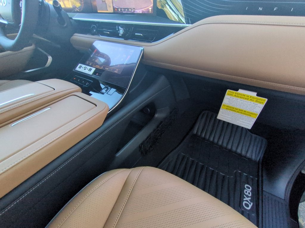 2027 INFINITI QX80 LUXE