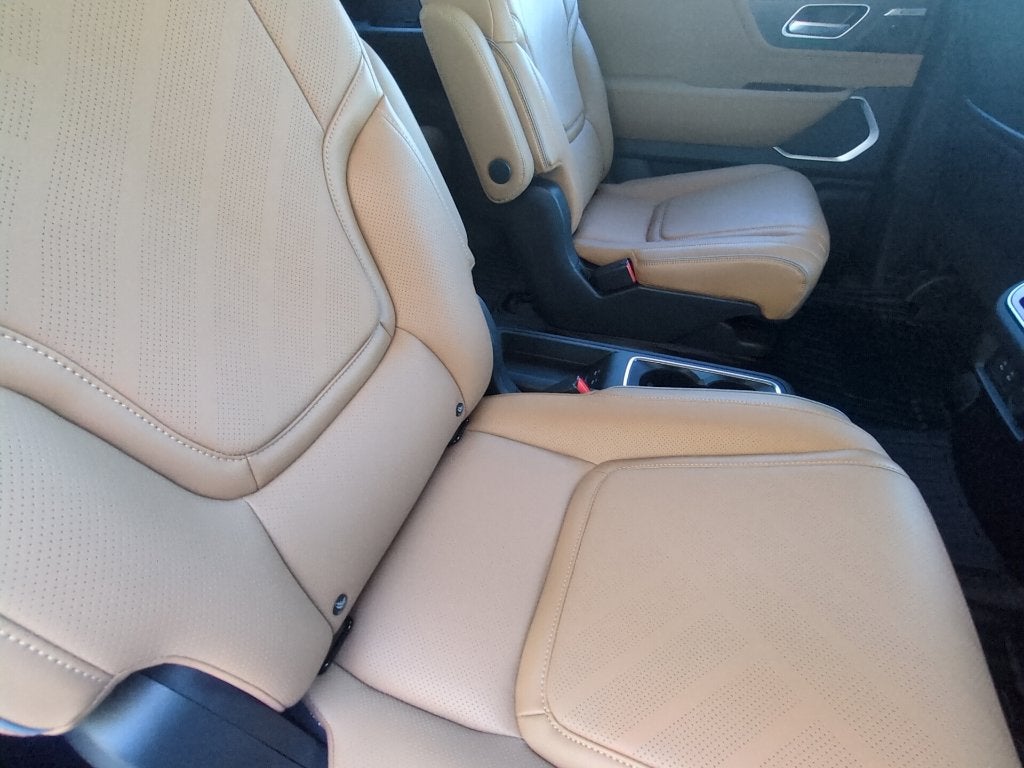 2027 INFINITI QX80 LUXE