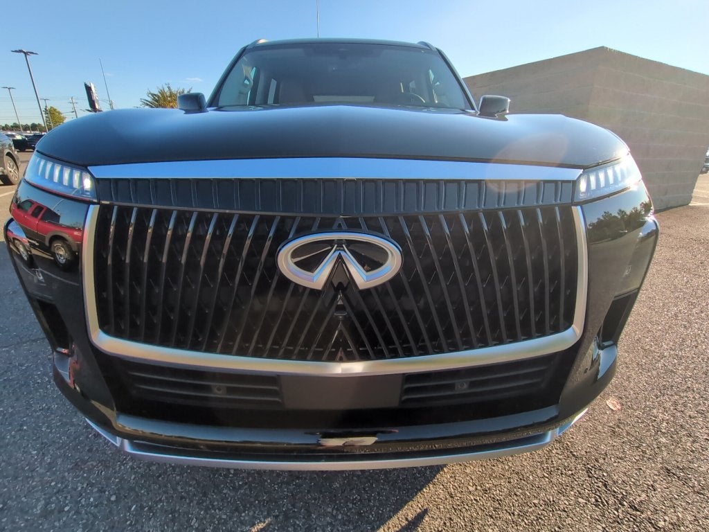 2027 INFINITI QX80 LUXE