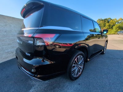 2027 INFINITI QX80 LUXE