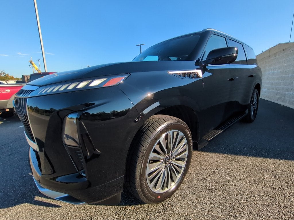 2027 INFINITI QX80 LUXE