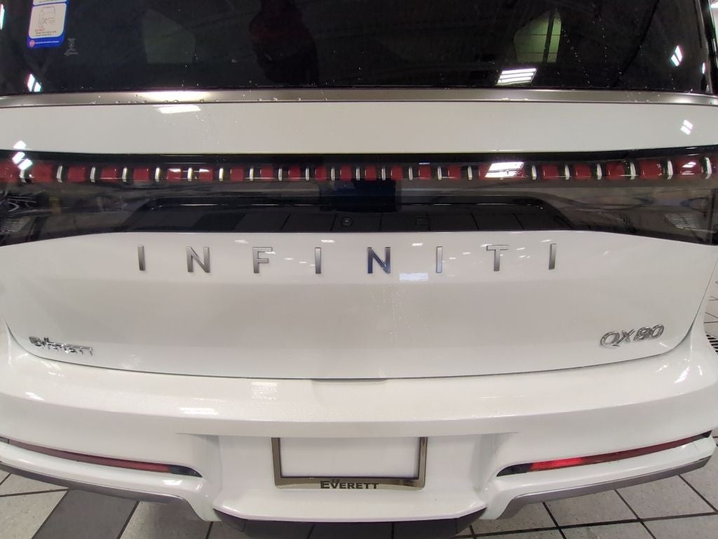 2026 INFINITI QX80 LUXE