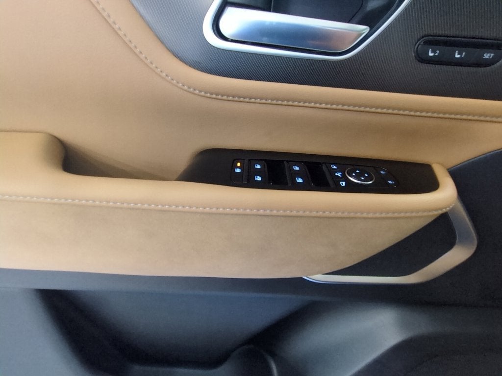 2027 INFINITI QX80 Luxe 4WD