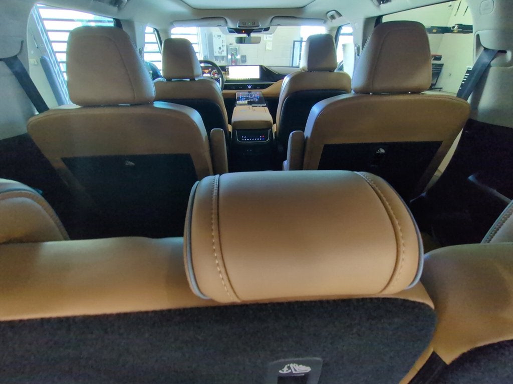 2027 INFINITI QX80 Luxe 4WD