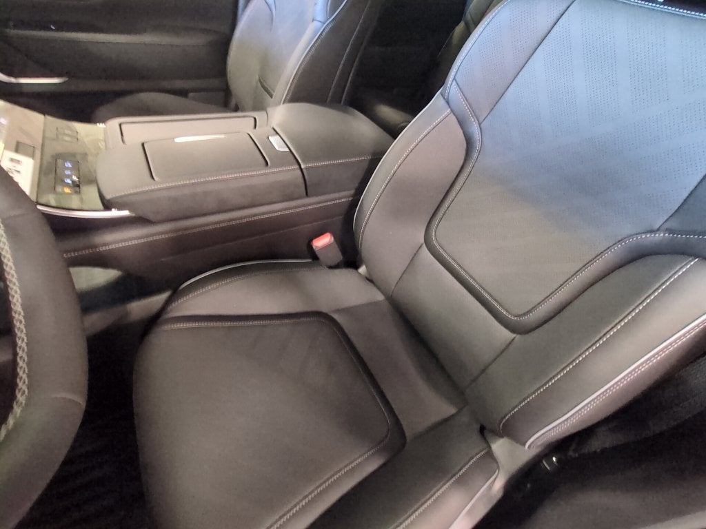 2027 INFINITI QX80 Luxe 4WD
