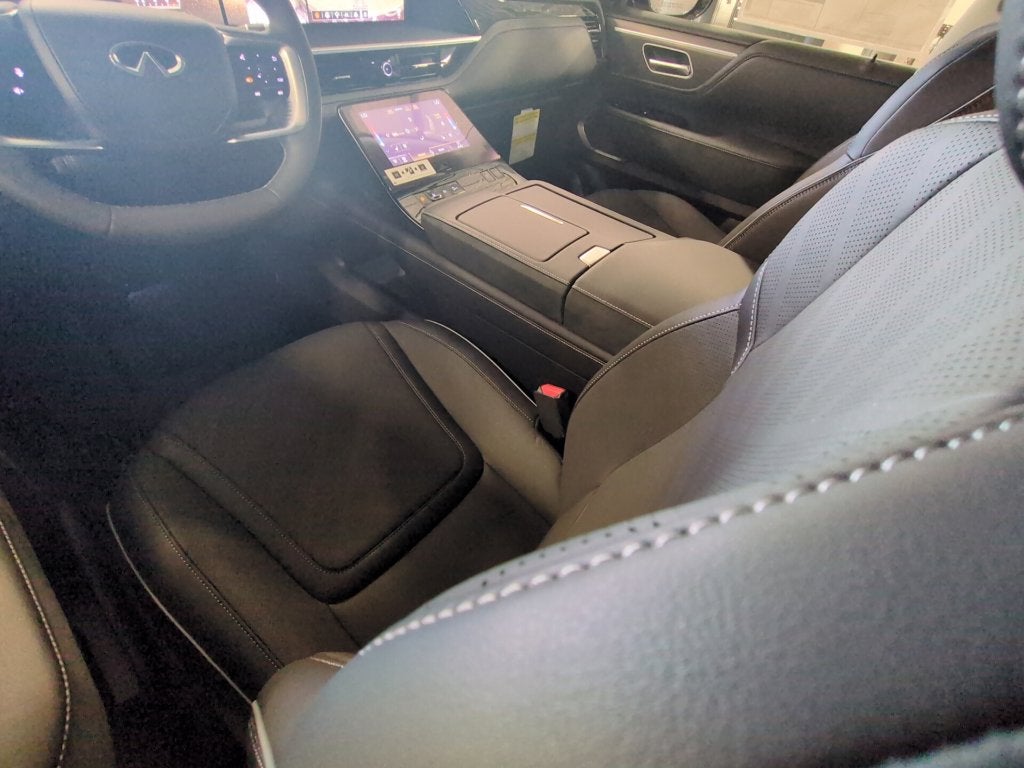 2027 INFINITI QX80 Luxe 4WD