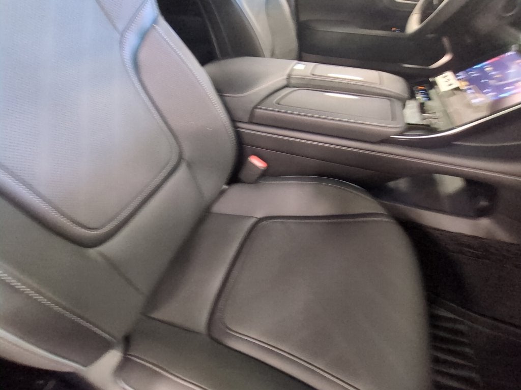 2027 INFINITI QX80 Luxe 4WD