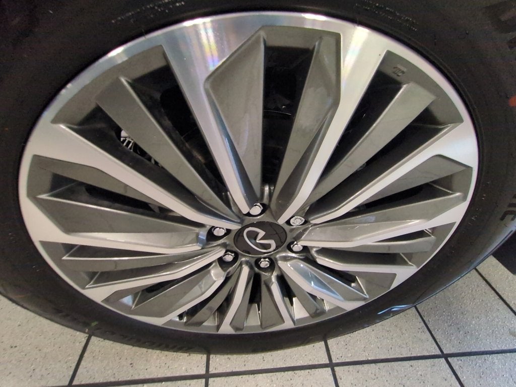 2027 INFINITI QX80 Luxe 4WD