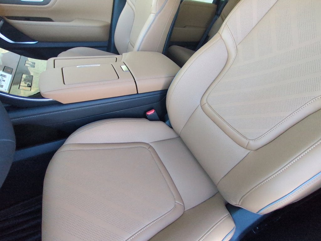 2027 INFINITI QX80 Luxe 4WD