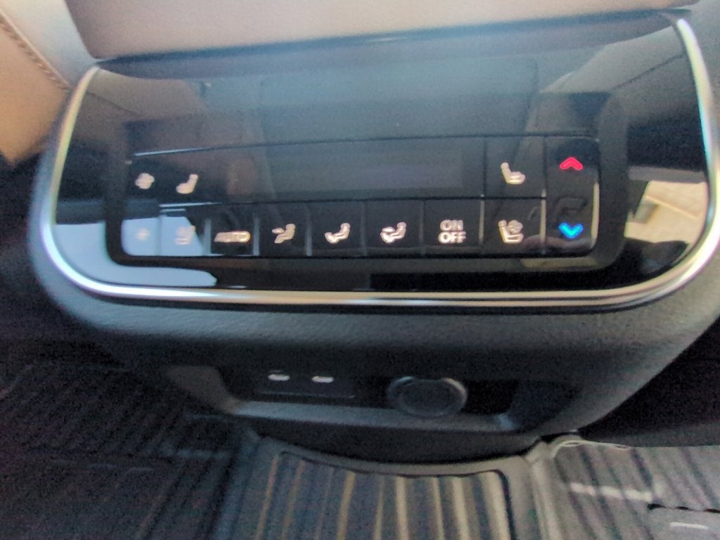 2027 INFINITI QX80 Luxe 4WD