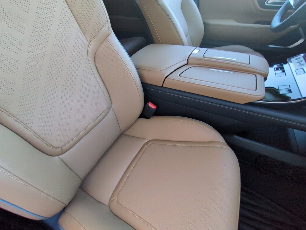2027 INFINITI QX80 Luxe 4WD