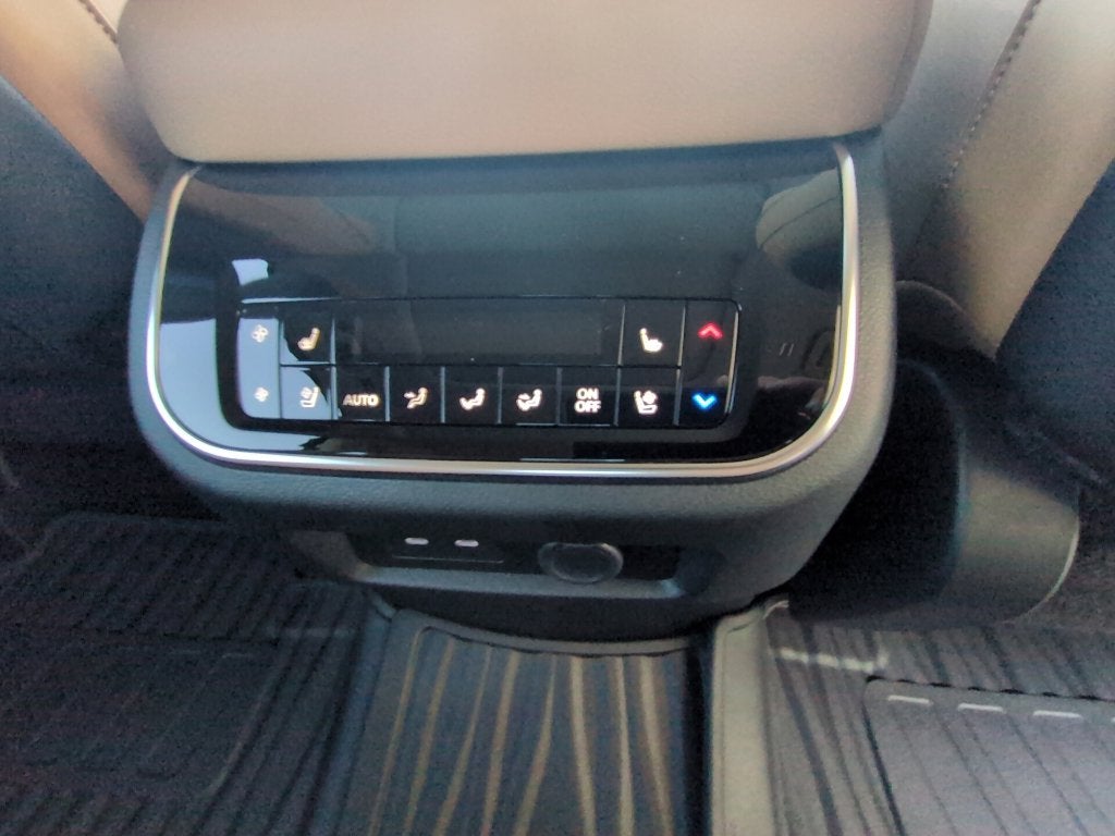 2027 INFINITI QX80 Luxe 4WD