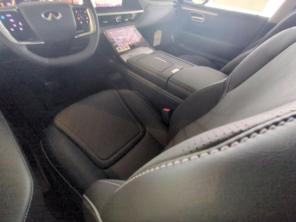 2027 INFINITI QX80 Luxe 4WD