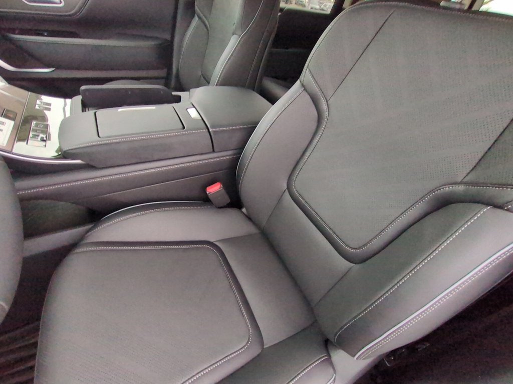 2027 INFINITI QX80 Luxe 4WD