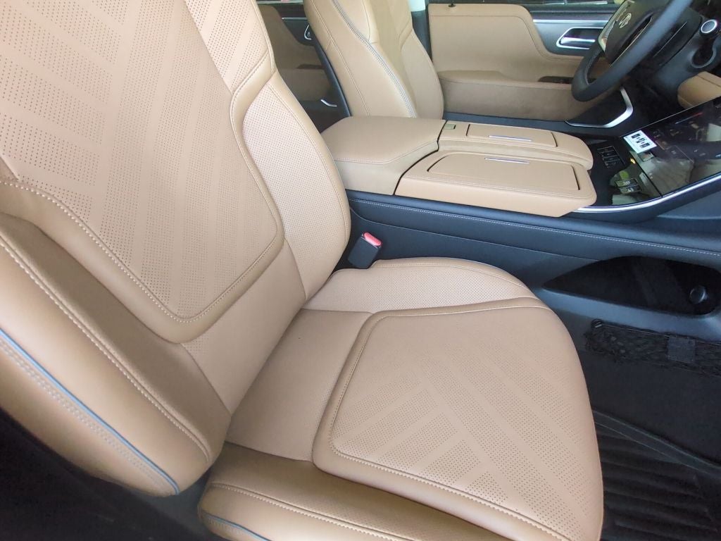 2027 INFINITI QX80 Luxe 4WD