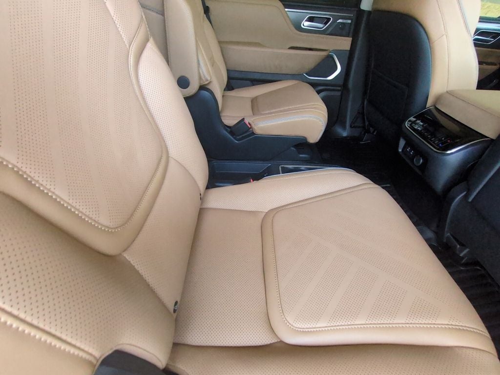 2027 INFINITI QX80 Luxe 4WD